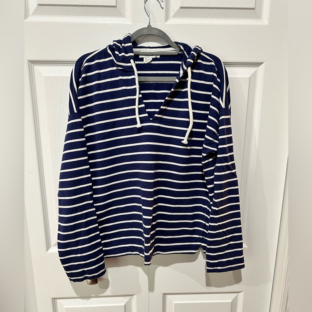 Vineyard Vines hooded v-neck sweatshirt, navy blue/white striped, size XL
